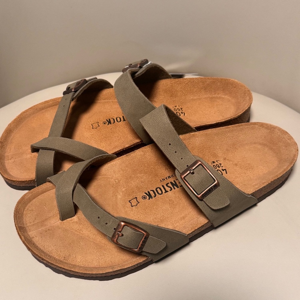 NEW Women’s Birkenstock Mayari Birkibuc Sandals Size 9